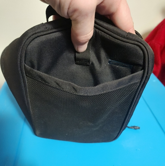 THULE SWEDEN ELECTRONICS BAG - Picture 2 of 5